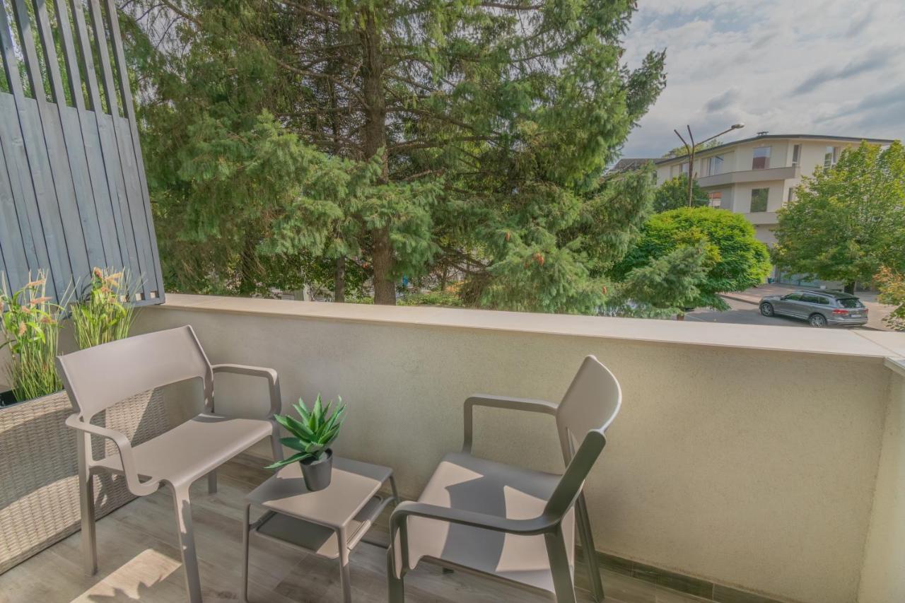 Hotel Osetia Garden Momchilgrad Dış mekan fotoğraf