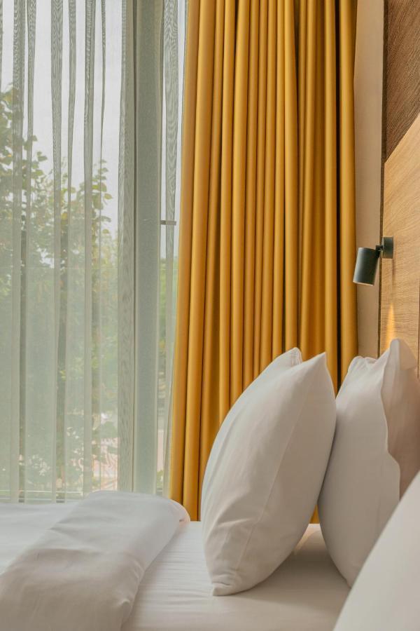 Hotel Osetia Garden Momchilgrad Dış mekan fotoğraf
