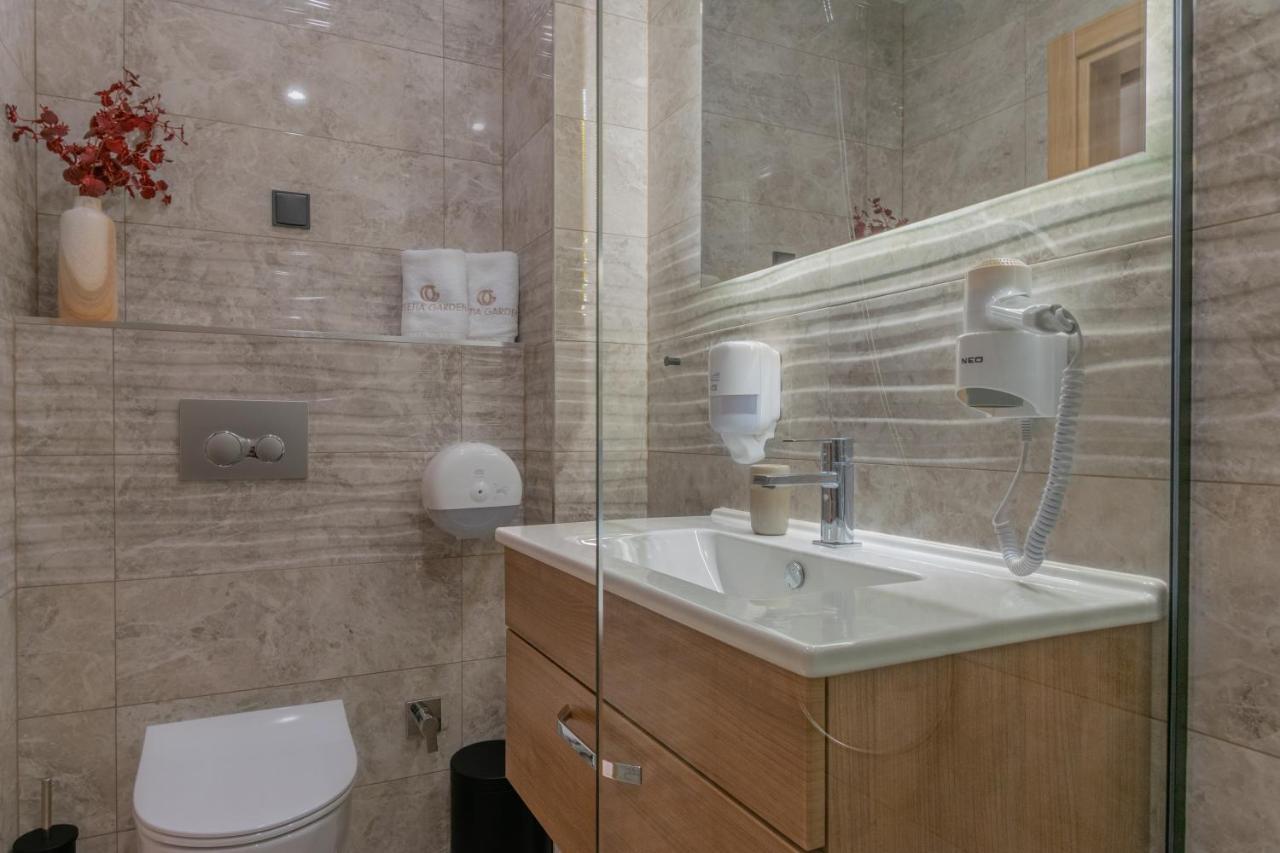 Hotel Osetia Garden Momchilgrad Dış mekan fotoğraf