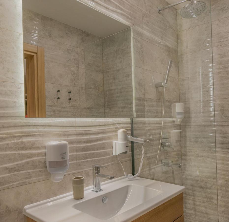Hotel Osetia Garden Momchilgrad Dış mekan fotoğraf
