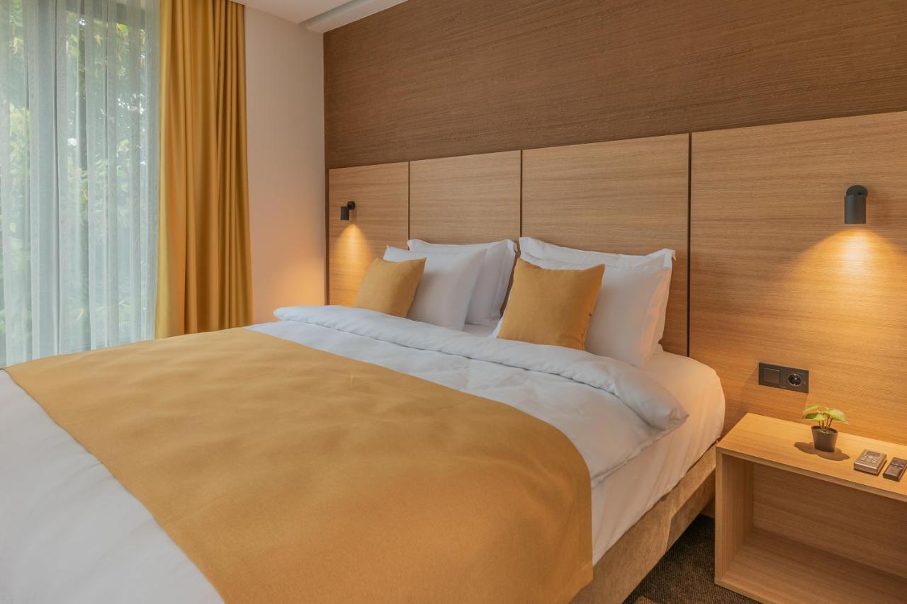Hotel Osetia Garden Momchilgrad Dış mekan fotoğraf