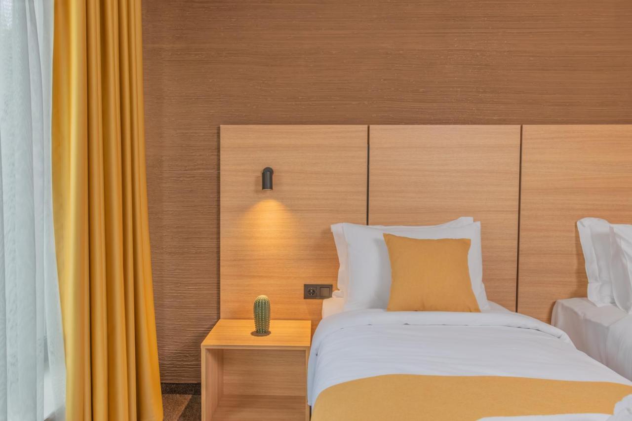 Hotel Osetia Garden Momchilgrad Dış mekan fotoğraf