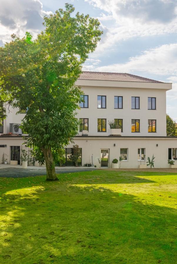 Hotel Osetia Garden Momchilgrad Dış mekan fotoğraf